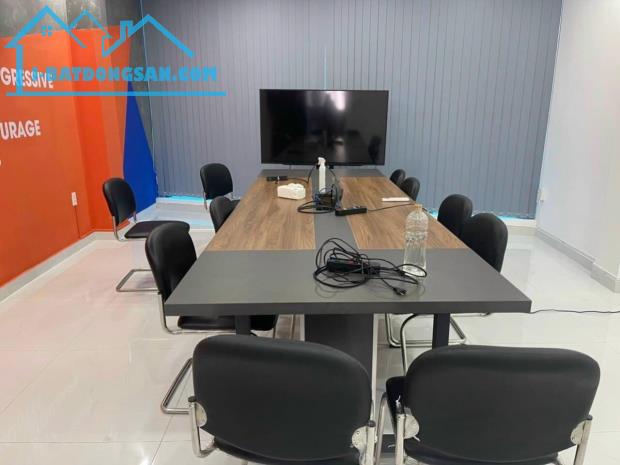 Tòa nhà VP MT Trường Sa, Quận 3 - 5.2*15.5 - 6 tầng, thang máy - 33ty6 TL
