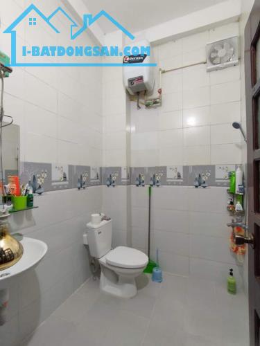Bán nhà 5 tầng Đường Trường Chinh, Dt 42m2 Mt 4,5m, Giá 4,2 tỷ, Lh 0913895929