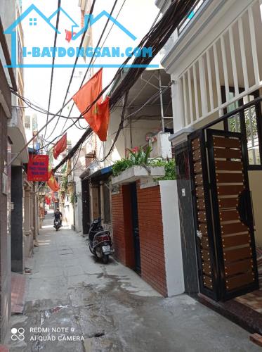 Bán nhà phố Tôn Thất Tùng, Dt 35m2 x5 tầng, Mt 4m, Giá 3,7 tỷ, Lh 0913518923