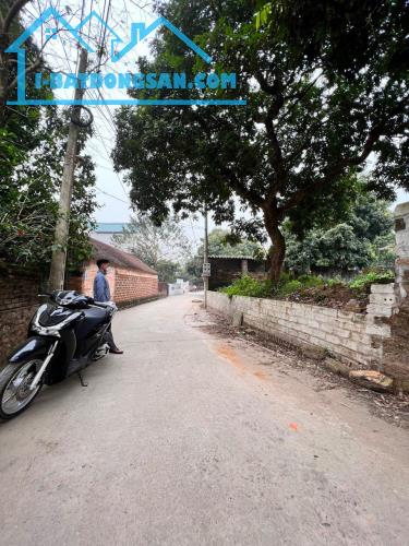 BÁN ĐẤT YÊN THÁI Ô TÔ TRÁNH – VỊ TRÍ ĐẸP – SÁT DH09 144M 10MT GIÁ 2.45 TỶ