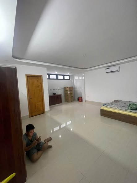 472 Lê Văn Hiến