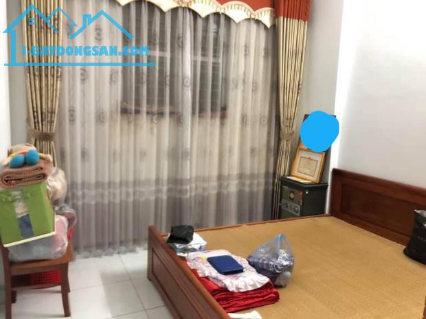 Bán nhà phố Đốc Ngữ - Trung tâm Ba Đình 42m2 Ôtô tránh, Gần bãi xe ôtô, Gần phố 10,2 Tỷ