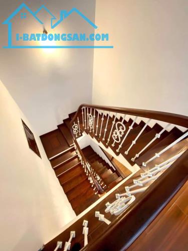 Bán nhà Chùa Láng, Đống Đa, ô tô tránh, kinh doanh, giá 19.5 tỷ