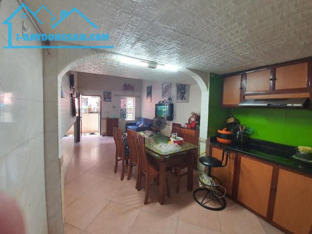 Tuyệt phẩm phân lô vỉa hè oto đỗ xửa Cầu Giấy trần Quốc Vượng 60m2mt5m14tỷ kinh doanh tốt