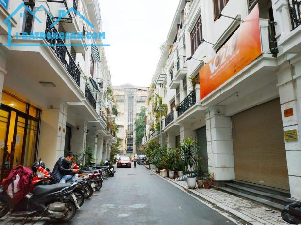 HÀNG HIẾM CẦN BÁN GẤP PHỐ HÀO NAM-CÁT LINH DT56m2 PHÂN LÔ + MẶT TIỀN ĐẸP