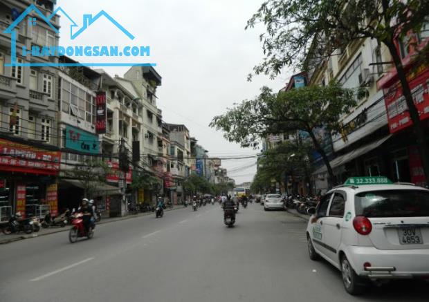 Bán nhà Lê Thanh Nghị, ô tô đỗ cửa, 40m2*3 tầng, 4.8 tỷ