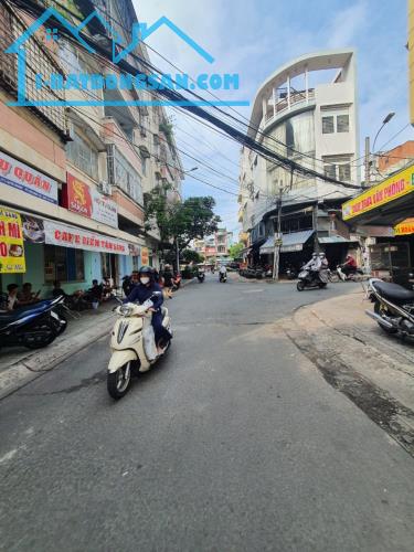 Nhỉnh 5 tỷ có nhà hẻm 5m Phường 7 Phú Nhuận, 3 tầng, 3PN. Dọn vào ở ngay