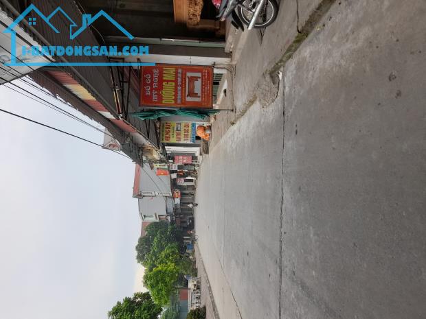 CỰC KỲ CẦN BÁN NHÀ 3 T Ở NGAY HƯƠNG MẠC, Ở NGAY , Ô TÔ ĐỖ CỬA 130M² CHỈ 2TỶ