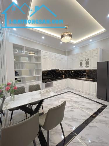 Bán gấp nhà phố Đại La 45m2*5 tầng, MT 4m, 10 tỷ