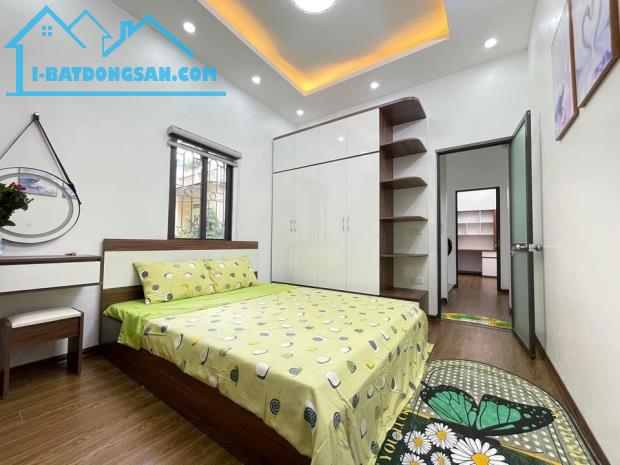 Bán nhà mặt ngõ phố Đại La, diện tích 34m2 x5 tầng, mặt tiền 4m, Giá 3,9 tỷ. Lh 0911551516