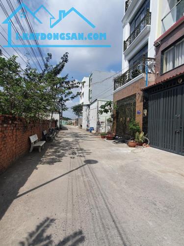 Bán Gấp-Nhà 1 trệt 4 lầu-2 Mặt tiền Trần Hưng Đạo-Lạc Đạo-Phan Thiết-DT 104m2