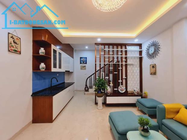 Bán nhà phố Nguyễn Ngọc Nại, diện tích 36m2 x5 tầng, mặt tiền 4m, Giá 4,8 tỷ