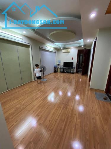Bán nhà Cửa Nam Hoàn Kiếm dòng tiền 150 triệu 1 tháng giá 76 tỷ