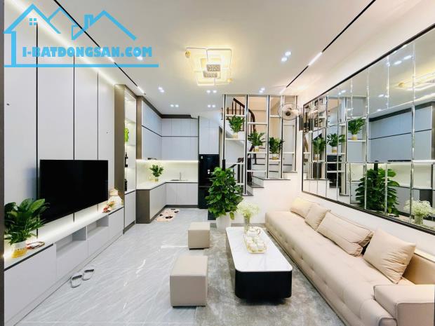 Bán nhà Vân Canh, Trịnh Văn Bô 35M 5 Tầng, 3 ngủ, 4 wc, ô tô đỗ giá 5.7 tỷ