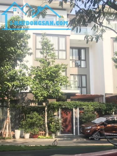 Bán nhà đường Nguyễn Tri Phương Quận 10. DT: 4.7x17M, trệt 3 lầu HĐ thuê 40tr/th giá 19 tỷ
