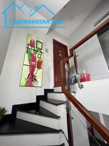 Nhà mặt tiền đường Chu văn An hiệp phú diện tích 52 đúc 2 lầu khu vip