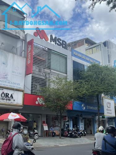 Hạ giá 6 tỷ bán nhà mặt tiền đường Hùng Vương Quận 10. DT: 8x22M, nhà trệt 3 lầu ST giá 51