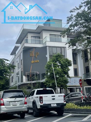 bán nhà mặt tiền đường Nguyễn Đình Chiểu Quận 3. DT: 4.2x14M, nhà 3 lầu ST giá 20 tỷ