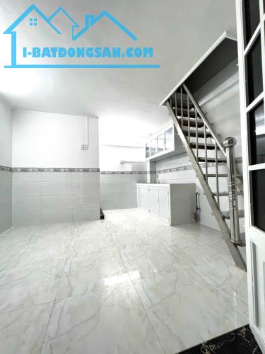 Chính chủ cần bán gấp nhà mới sát mặt tiền, 48m2, 3 tầng, 2PN,3WC