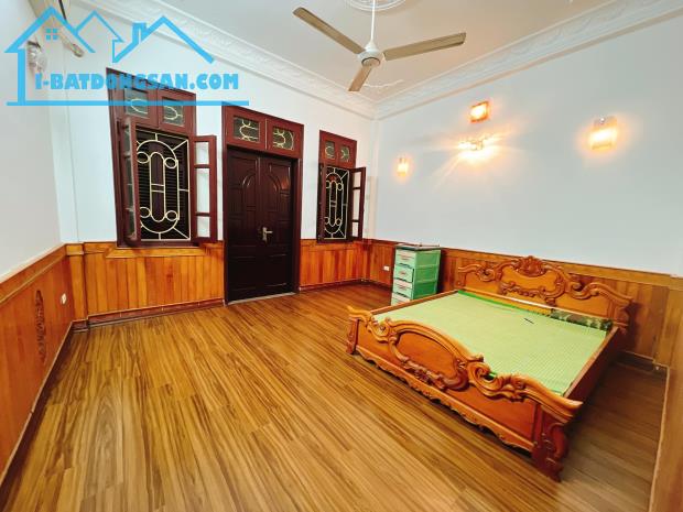 Nhà phân lô – oto tránh – Mt5m 8 tầng thang máy Trần Cung giá chỉ 13,8 tỷ .