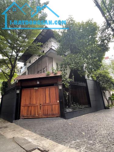 Bán nhà mặt tiền 781 đường Lê Hồng Phong Quận 10. DT: 5x22M, nhà trệt 3 lầu ST giá 29 tỷ