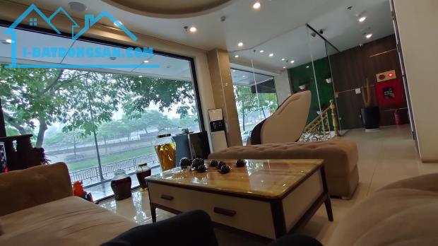 Mặt phố Quan Hoa 70m2 MT 9m ,8 tầng sang – xịn – mịn 29,4 tỷ .