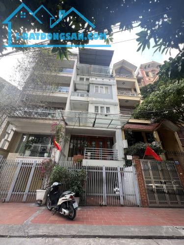 Bán nhà phân lô cán bộ Đông Quan, Cầu Giấy, 7T thang máy, ô tô tránh, vỉa hè, giá 31.5 tỷ