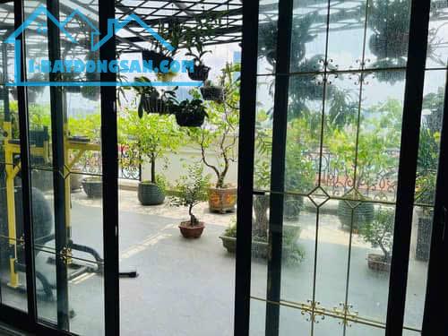 Siêu phẩm Hoàng Quốc Việt 80m2- Mặt tiền 10m - phân lô – oto tránh - 38 tỷ .