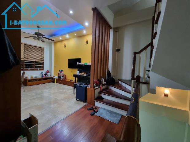 Siêu phẩm Cầu Giấy – phân lô – oto đỗ cửa 55m2 , mặt tiền 7m , 6 tầng 12,5 tỷ .