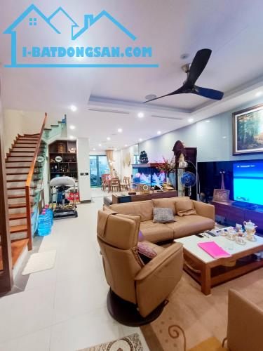 Mặt phố Vương Thừa Vũ, vỉa hè 4m, kinh doanh, 105m2x5T mt5m 25 tỷ.