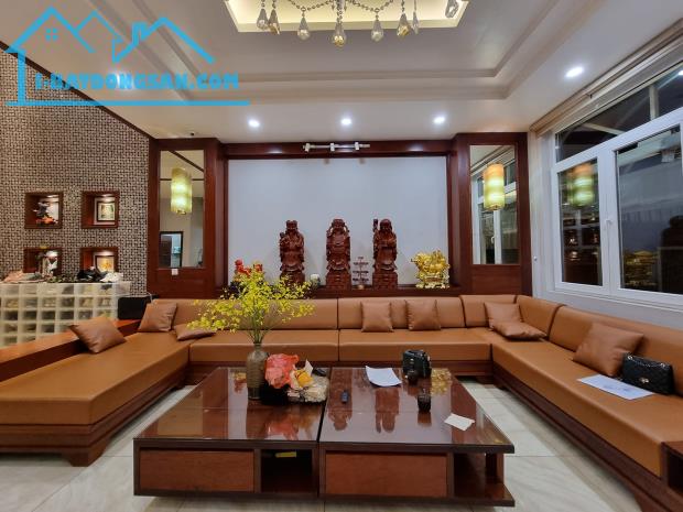 Siêu phẩm Trần Kim Xuyến phân lô – vỉa hè – ô tô tránh 155m2 , MT10m giá chỉ 49 tỷ .
