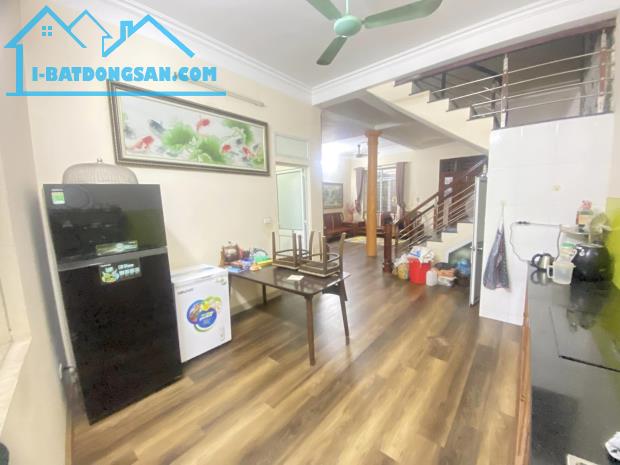 Bán nhà Xuân Đỉnh – Từ Liêm ô tô đỗ cửa , 180m2 ,MT12m , 18 tỷ .