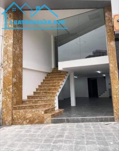 Chính chủ bán toà văn phòng phố Phạm Văn Đồng Cầu Giấy 190m2x10T nhỉnh hơn 140 tỷ