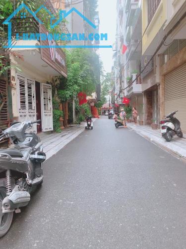 Bán nhà ngõ 4 Quần Ngựa, 57mX5T, ô tô tránh, kinh doanh, giá 32 tỷ