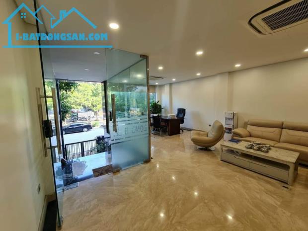 Bán Tòa Nhà Văn Phòng Hồng Tiến - Nguyễn Văn Cừ- 110m2,9 Tầng