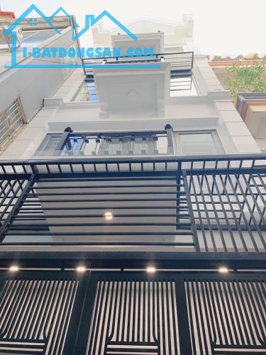 Bán nhà phố Ngô Xuân Quảng TT Trâu Quỳ Gia Lâm. 7 Tầng, thang máy xịn, gara_Nhỉnh 3 tỷ_ib