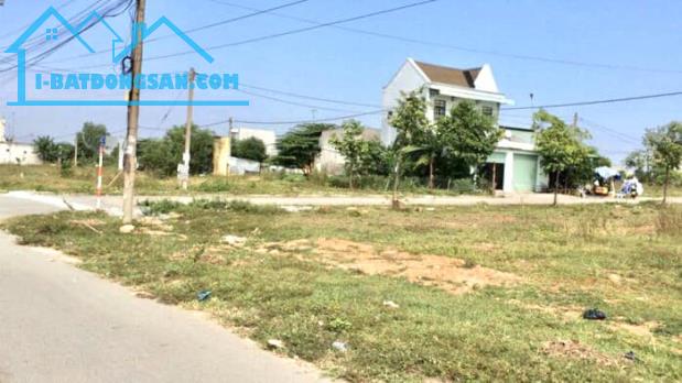 ông bác cần bán gấp lô đất thổ cư giá 330tr đường 29m