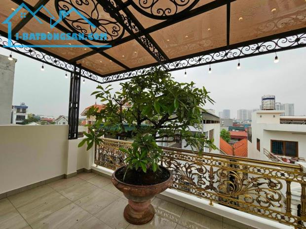 BÁN GẤP NHÀ ĐẸP 60M2 x 6T THANG MÁY FULL NỘI THẤT, PHỐ NGUYỄN SƠN - NGUYỄN VĂN CỪ. 13 TỶ