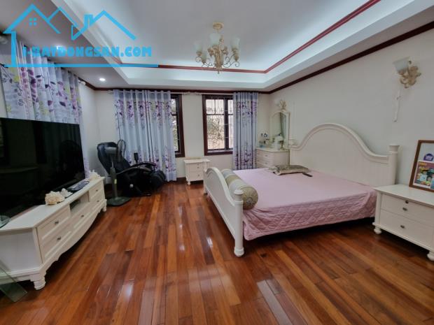 Siêu phẩm Nguyễn Ngọc Vũ 64m2 , MT4,6m , 7 tầng thang máy , gara ô tô chỉ 15,4 tỷ .