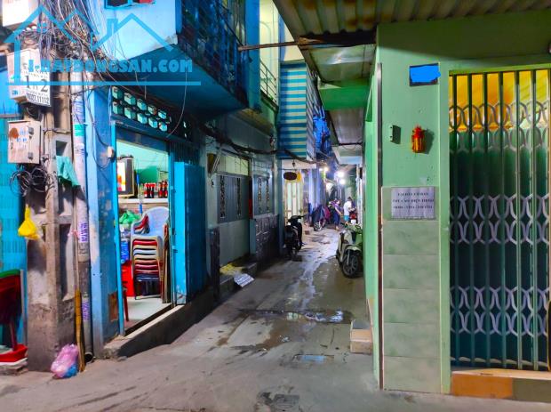KẸT TIỀN GIẢM SỐC CẢ TỶ ĐỒNG CĂN NHÀ XINH ĐẸP CMT8 QUẬN 10 - 2TẦNG 2PN 41M2 - CHỈ 5,4 TỶ.