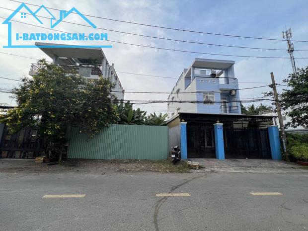 Lô đất mặt tiền đường 835 phú hữu diện tích 264m vị trí đẹp