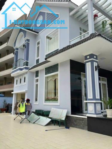 Biệt thự phường Bửu Long, tp Biên Hoà. Dt 15 x28m. SHR. Đường 8m. Giá 12ty