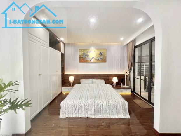 Bán gấp nhà phố Bạch Mai 64m2* 4 tầng, MT 4.2m, giá 12 tỷ