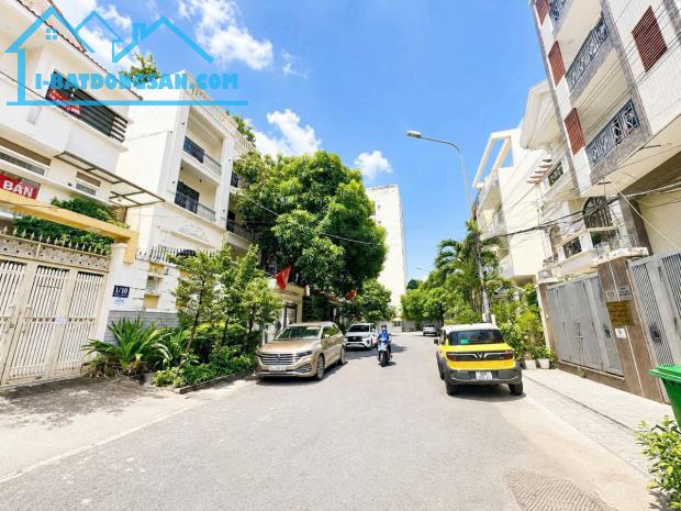 Bán Biệt Thự Ven Sông Trần Não 184m2 (8mx23m) 4 Tầng-Nội Thất Cao Cấp- Giá 60 Tỷ TL