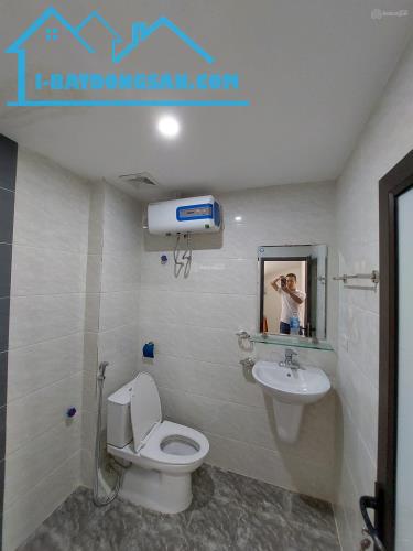 Bán nhà đường Trường Chinh Dt 40m2 x4 tầng Mt 4m Giá 6,2 tỷ Lh 0913518923