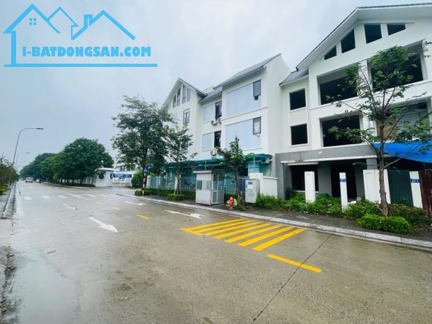 Nhà vườn Khu D gleximco Lê trọng tấn 120m mt6m 5tầng vỉa hè,xe tải tránh,khu hiếm nhà bán