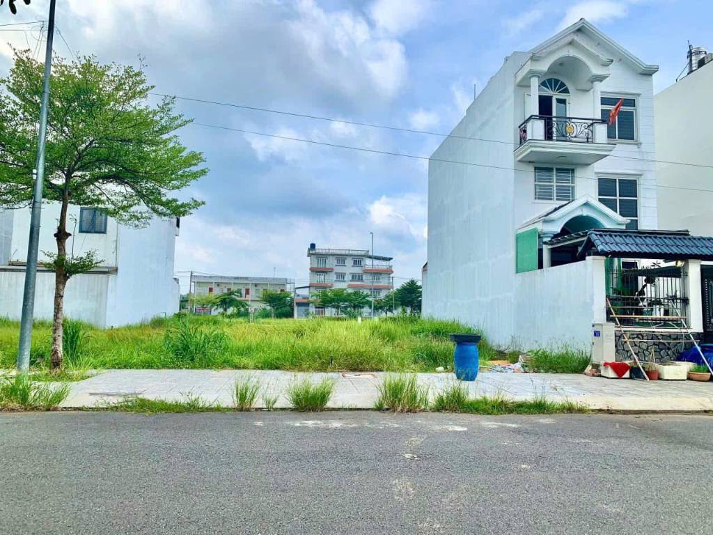 SIÊU CHẤN ĐỘNG LÔ ĐẤT NGAY VINHOMES QUẬN 9, 100M2, GIÁ CHỈ 27TR/M2 NHANH TAY SỞ HỮU NGAY