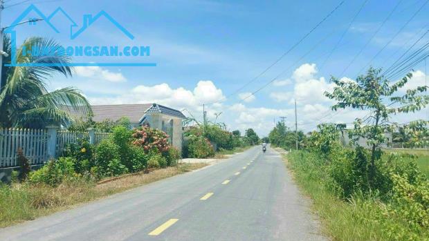 bán đất giá mềm 42x45m giá 7.5 tỷ, xã Đức Hòa Thượng, Huyện Đức Hòa, Long An .