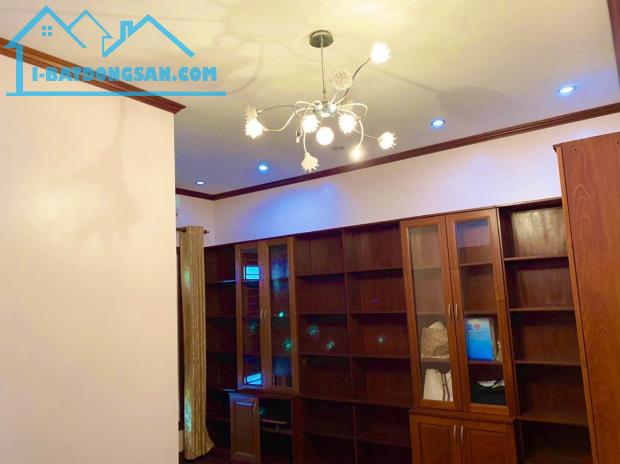 Bán nhà Nguyễn Văn Huyên – Phân lô VIP – Ô tô tránh – Kinh doanh tốt – 100m2 chỉ 33 tỷ .