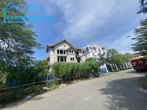 Bán biệt thự xây Thô 558M lô góc tuyến 2 Lê Hồng Phong Hải An